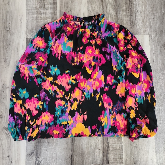 Colorful Abstract Women's Top - Picture 4 of 8